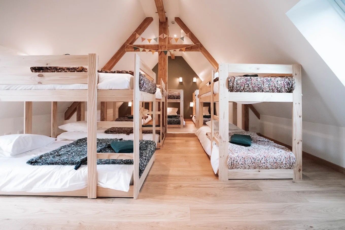 Dortoir La Chouette hulotte, 12 lits superposés en bois — Maison Oiserie