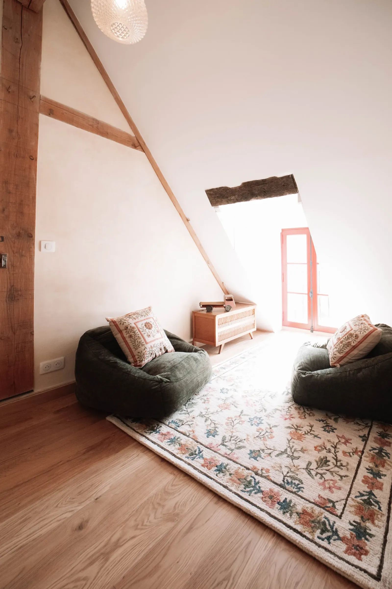 Salle TV & Lecture — Maison Oiserie